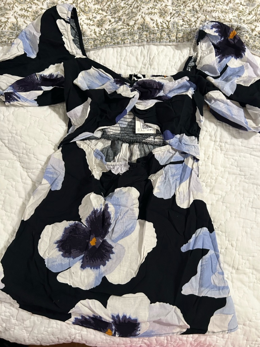 H&M Blue White and Black Floral Puff-Sleeve Dress